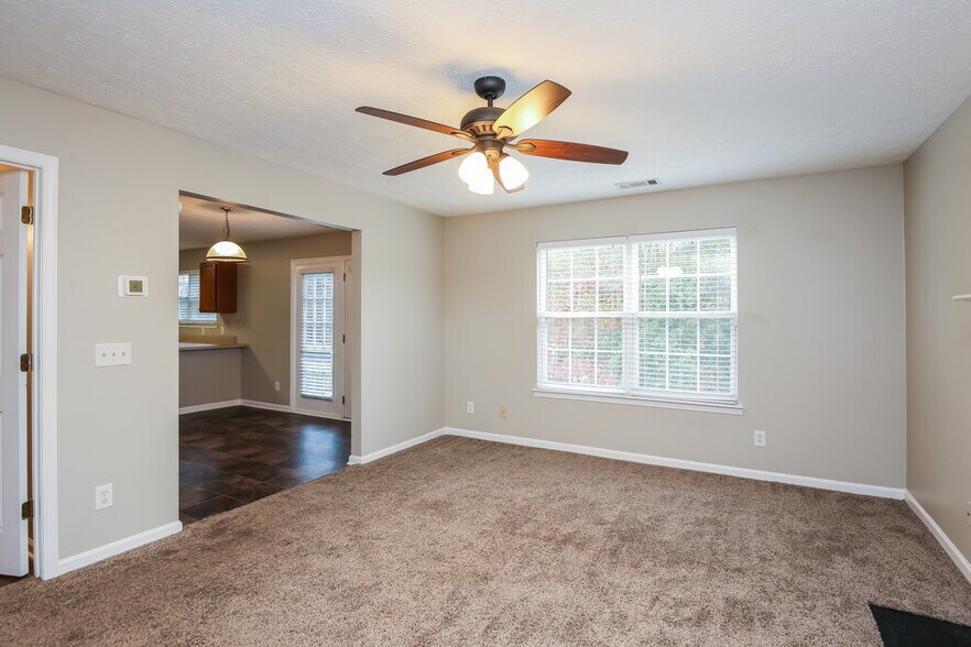Building Photo - 919 Bramble Way