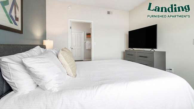 Building Photo - 10135 Gate Pkwy N