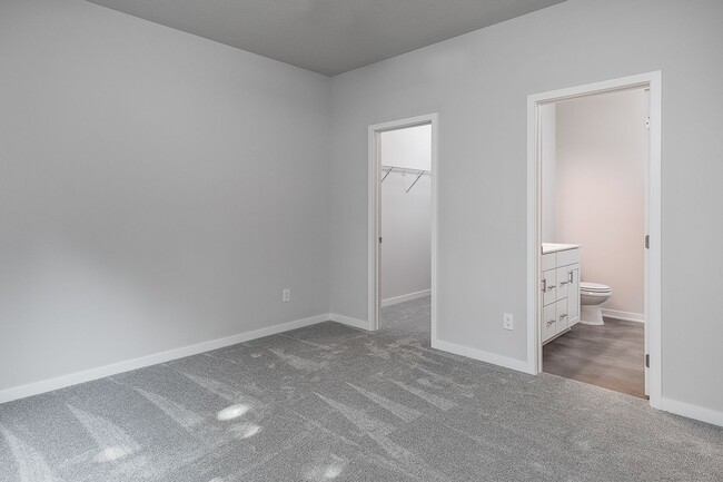 Building Photo - Great 3 Bedroom Single-Family Home in Urbandale