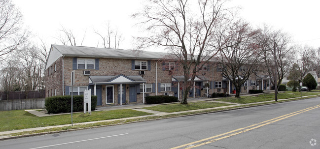 Primary Photo - Somerdale West Apartments