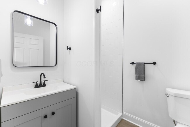 Building Photo - 1399 E Long St