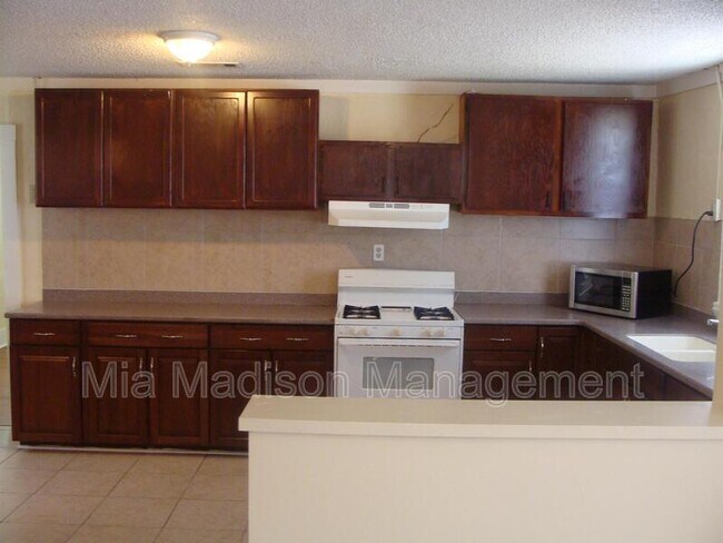 Building Photo - 312 Pearl St