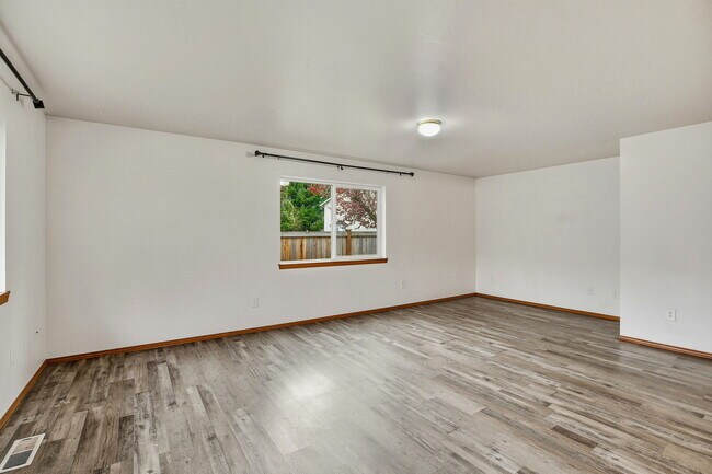 Building Photo - 15119 182nd Ave SE