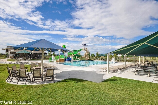 Building Photo - Bright, Spacious & Full of Charm Inside an...