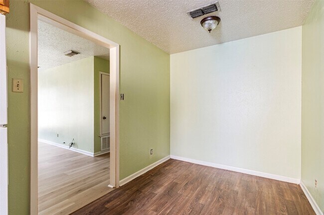 Building Photo - 309 Blake Dr