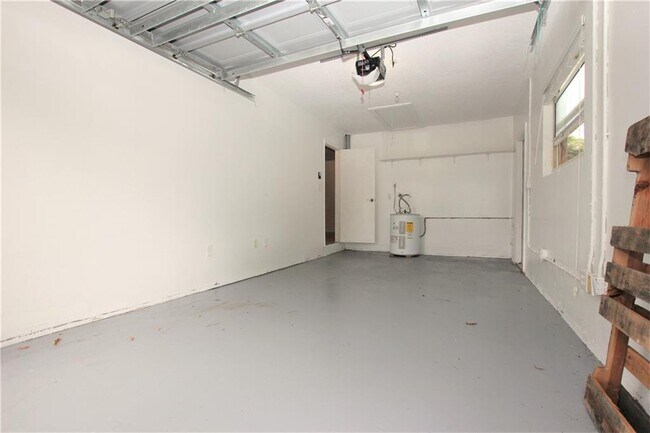 Building Photo - 4261 NW 110th Ave