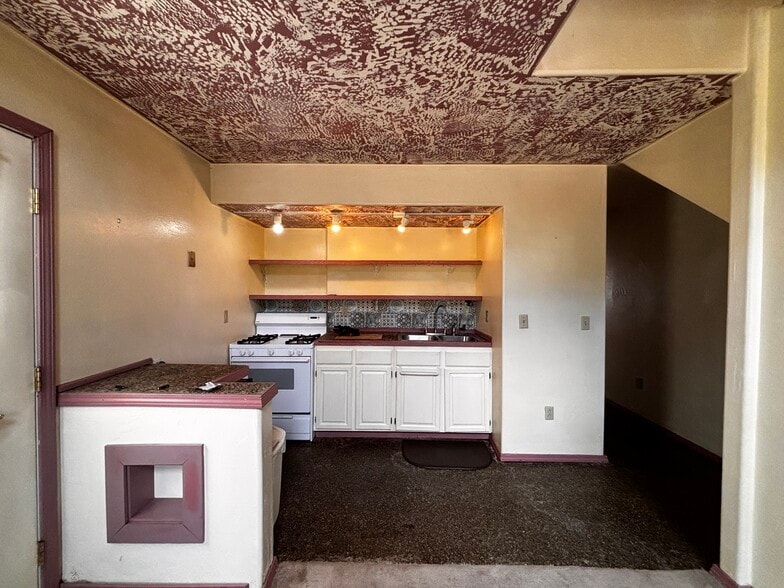 Open Concept Kitchen - 3951 Stevensville River Rd