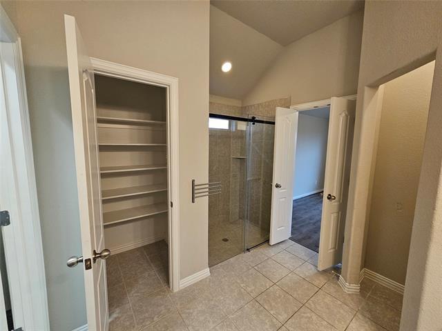 Building Photo - 6005 Fremont Dr