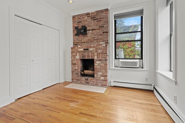 Building Photo - 163 14th St