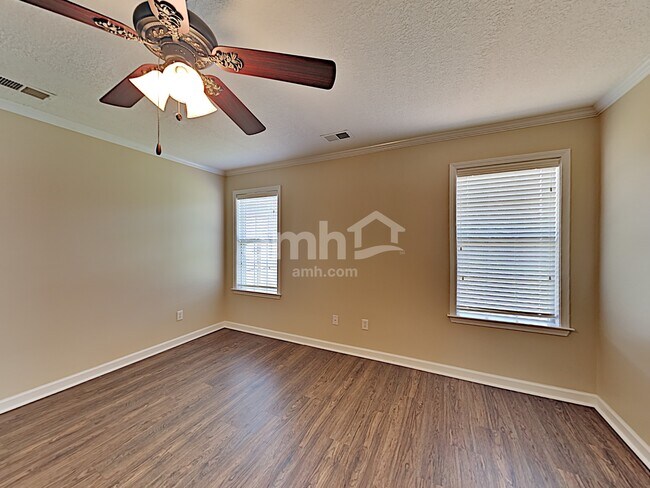 Building Photo - 2935 Geoffrey Dr