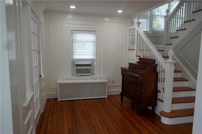 Building Photo - 1362 Narragansett Blvd