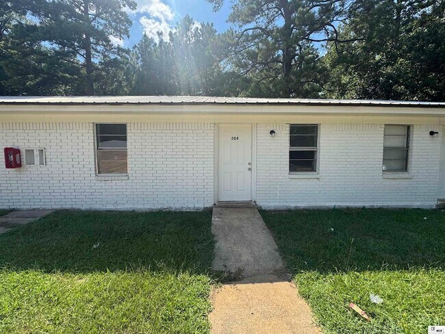 Building Photo - 207 Oaklawn Dr