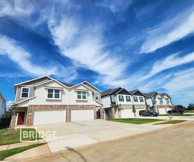 Building Photo - AMITY PLAN