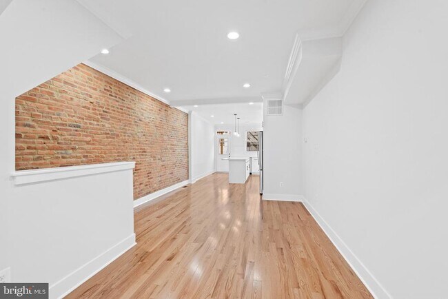 Building Photo - 1434 Marshall St