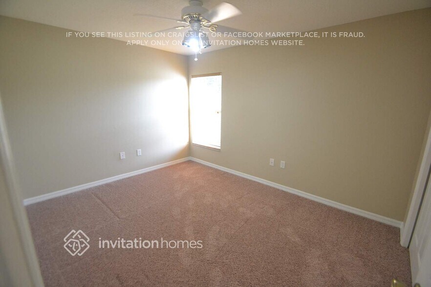 Building Photo - 13203 Biscayne Dr