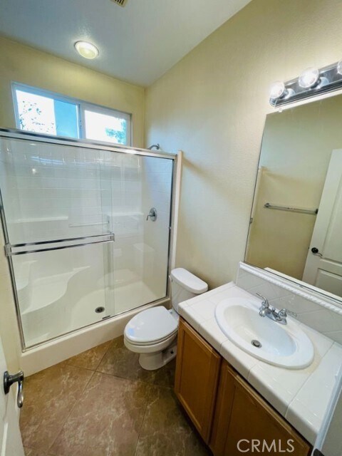 Building Photo - 1574 Glencrest Dr