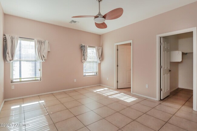 Building Photo - 7570 E Majestic Palm Ln