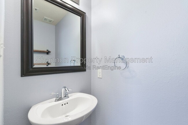 Building Photo - 11711 Red Hummingbird Dr