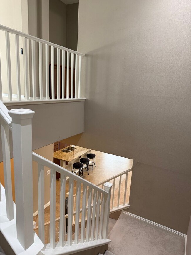 Building Photo - 4bedroom 3 bath 3 car garage