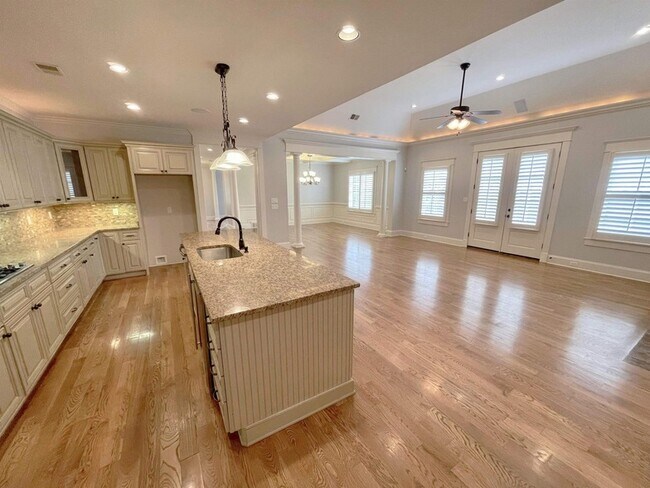 Building Photo - 1820 Enclave Hollow Ln E