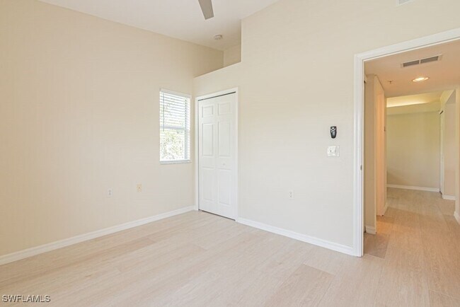 Building Photo - 4985 Sandra Bay Dr