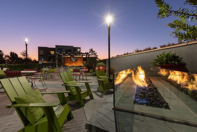 Building Photo - 777 Hamilton