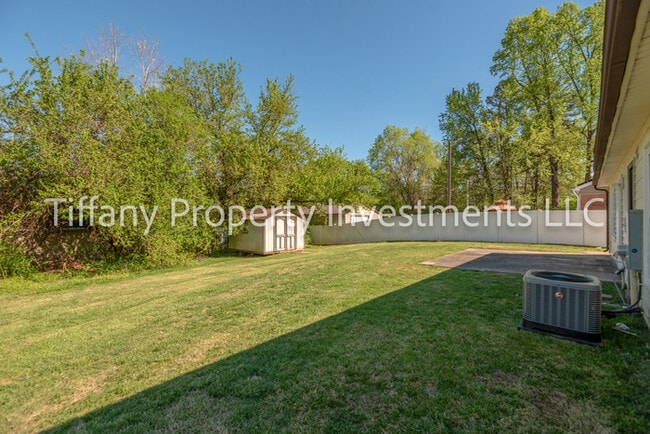 Building Photo - 3350 Misty Wood Dr