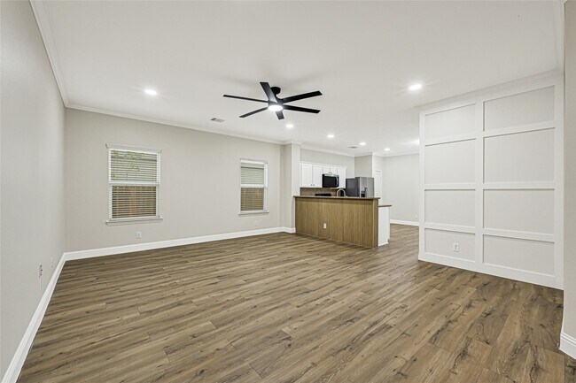 Building Photo - 11015 Harston Dr