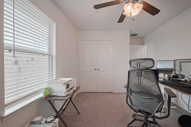 Building Photo - 14214 Singing Oaks Trl