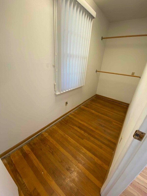 Building Photo - 1208 Skyline Dr