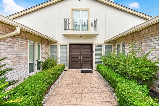Building Photo - 8911 Birdwood Ct
