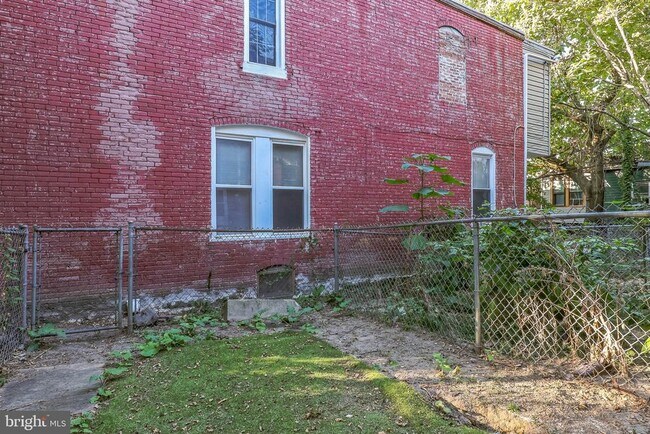 Building Photo - 1217 Hunter St