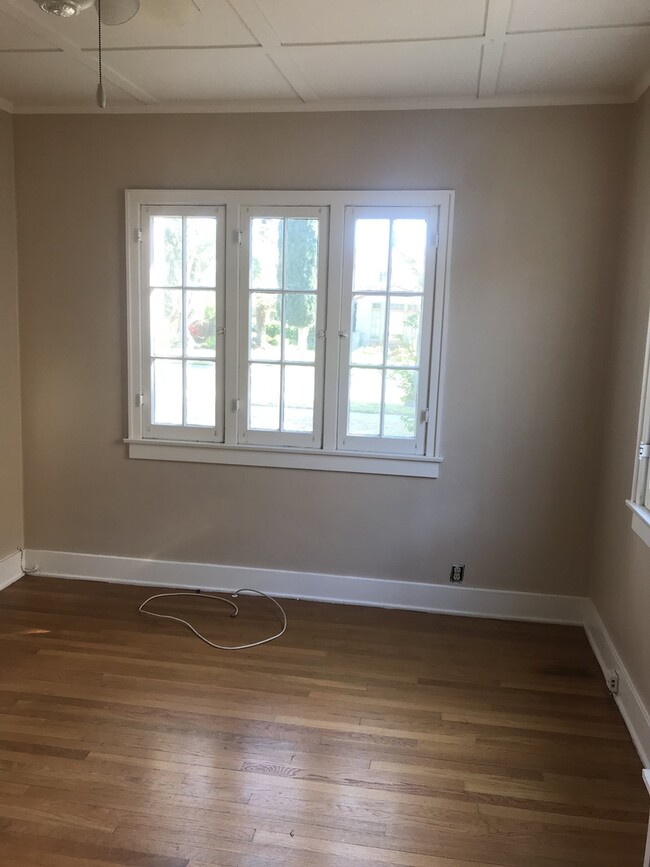 Building Photo - WOOD STREET BEAUTY!!!