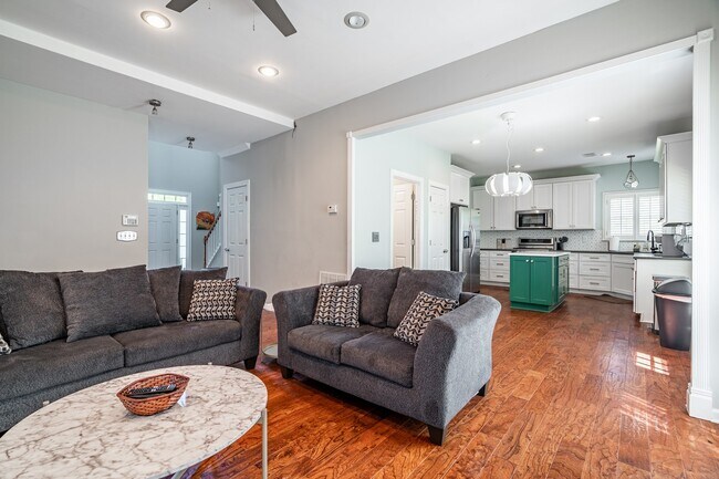 Building Photo - 2096 Fairport Way