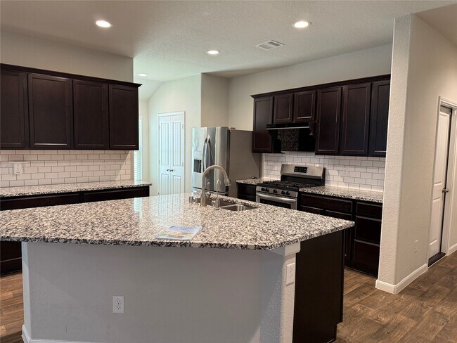 Building Photo - 3310 Sumac Dr