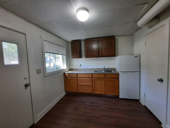 Building Photo - 715 Arapahoe St