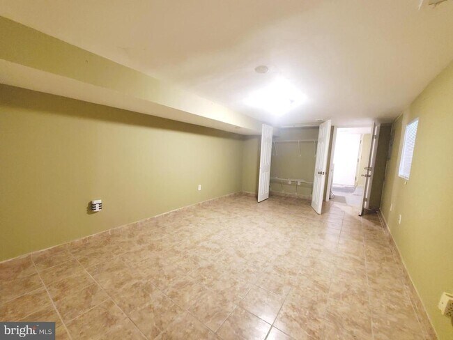 Building Photo - 1131 N Gilmor St