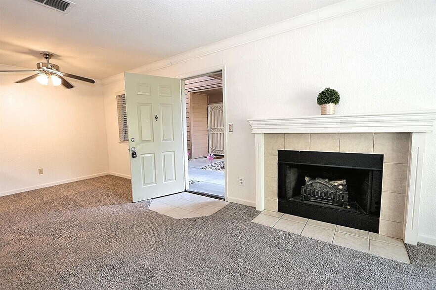 Building Photo - 11150 Trinity River Dr