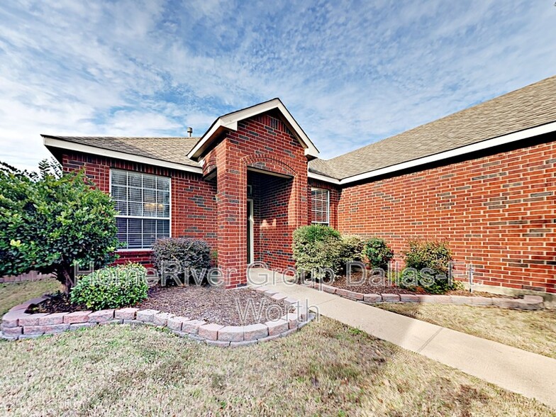 Primary Photo - 10613 Gleneagles Ln