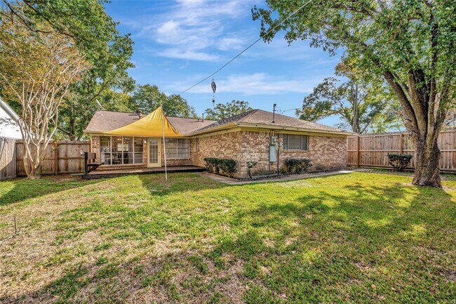 Building Photo - 847 Carlingford Ln