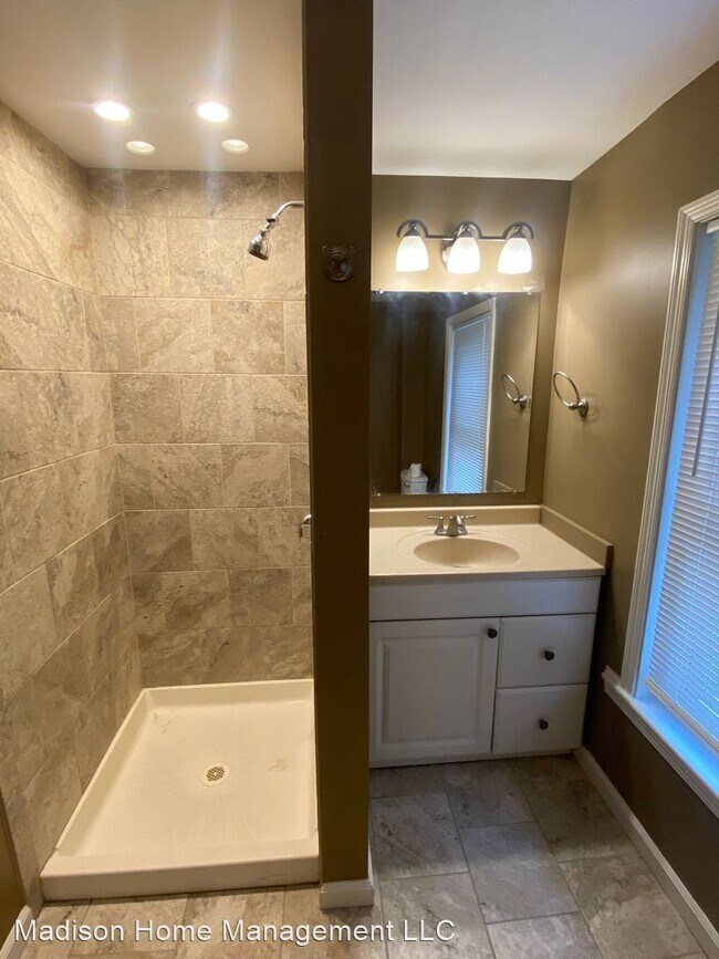 Building Photo - 4 br, 2.5 bath House - 217 Ridge Street