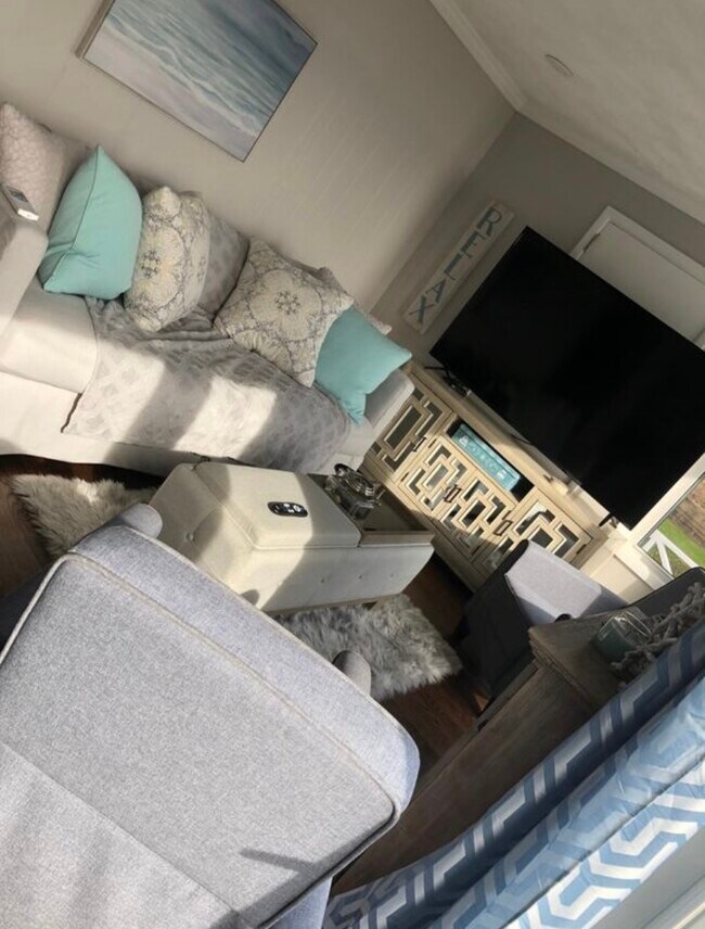 Building Photo - 46 Flintstone Rd