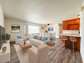 Building Photo - The Midtown Apartments