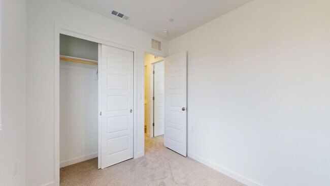 Building Photo - 3231 Carambola Ave