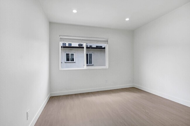 Building Photo - 1937-1939 Argyle