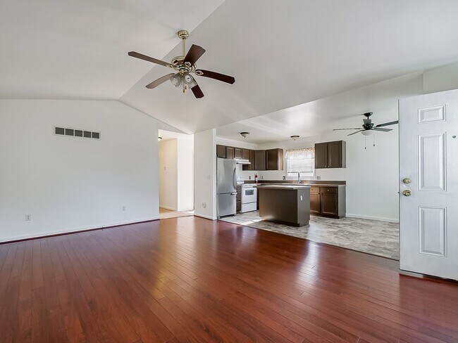 Building Photo - 49 Oakhill St
