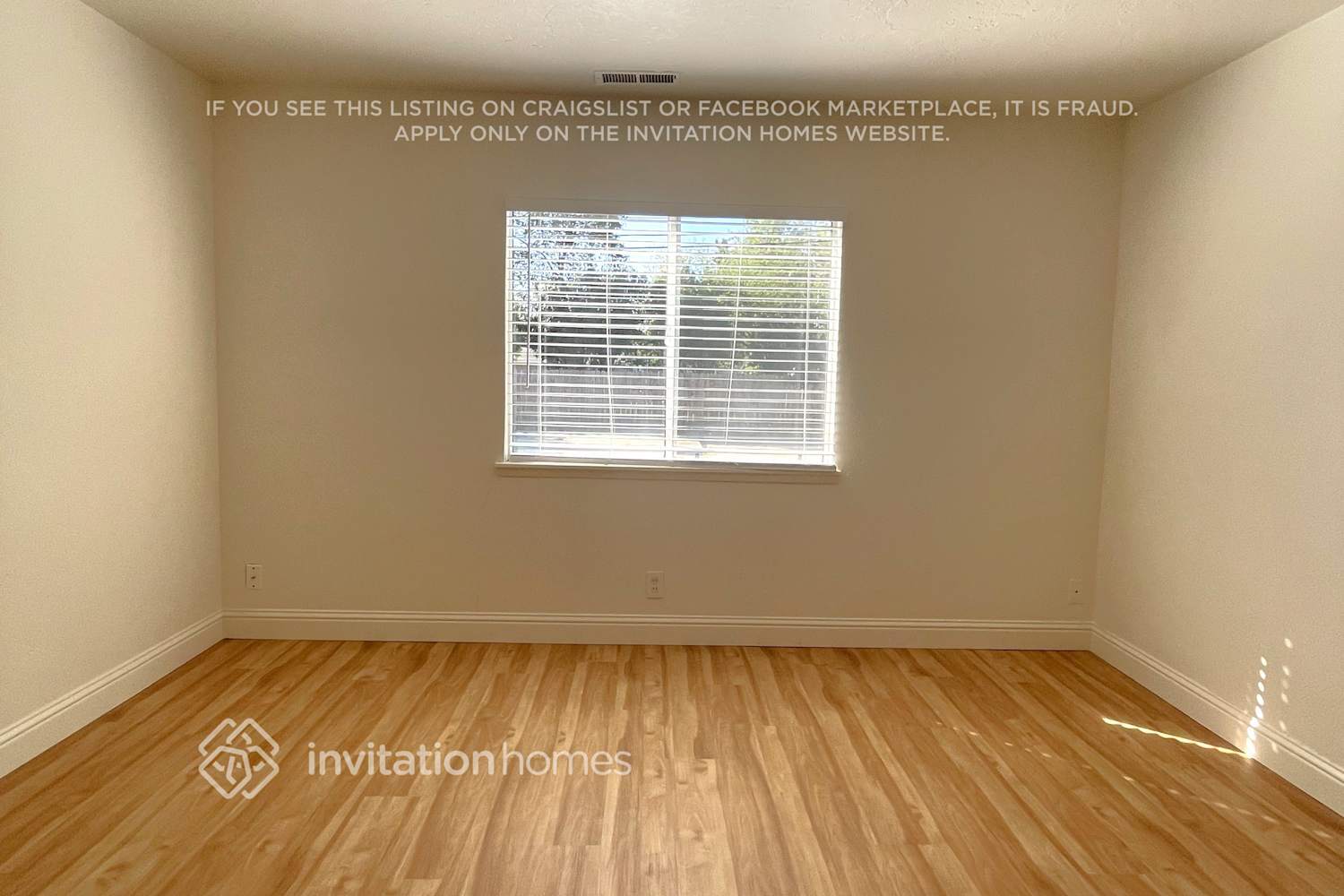 Building Photo - 3096 Yellowstone Ln