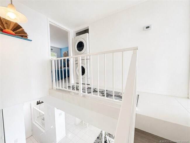 Building Photo - 11000 S Ocean Dr