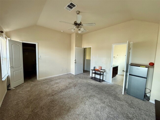 Building Photo - 4703 S Richwood Dr