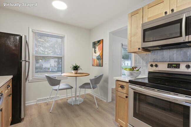 Building Photo - 1003 E Hopkins Dr